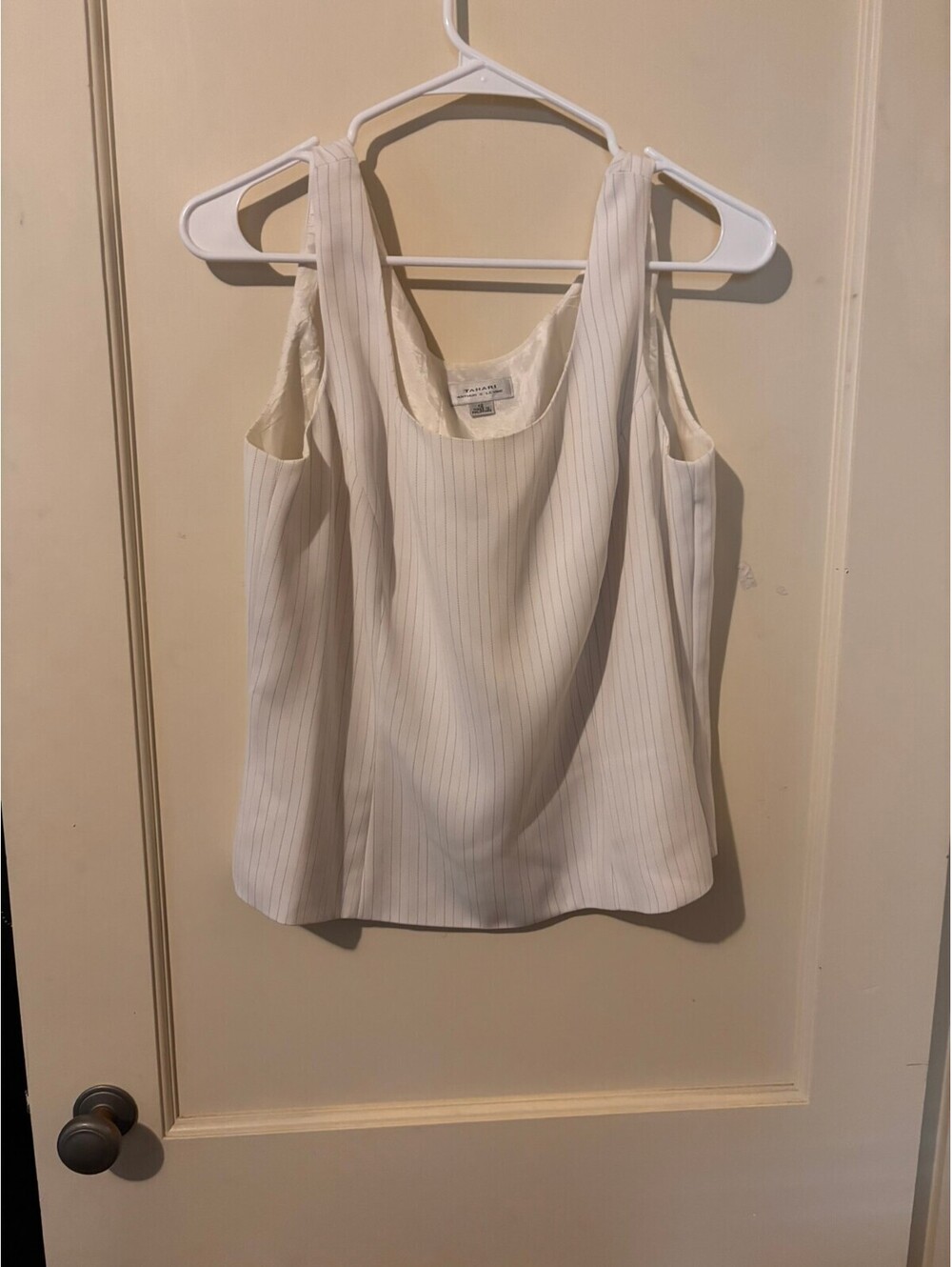 Tahari White  Pinstripe Sleeveless Tank Top Size 12